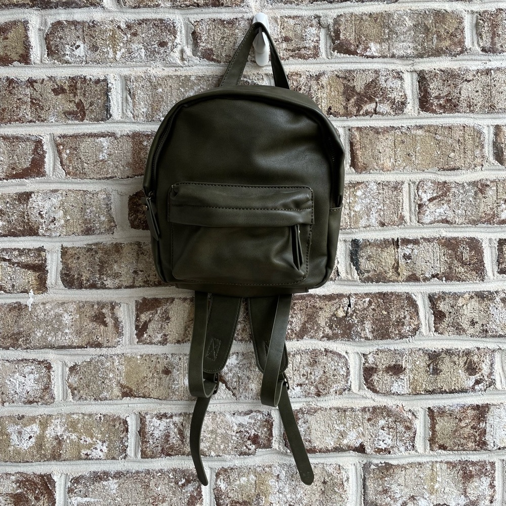 Universal Thread Purse Backpack Olive Green